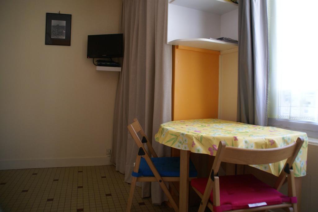 Au Coeur De Bourg Csm Apartment Courseulles-sur-Mer Phòng bức ảnh